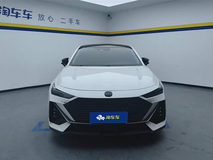 Фото 2 - Changan UNI-V Hybrid