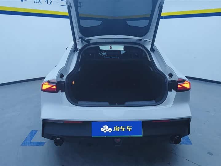 Фото 4 - Changan UNI-V Hybrid
