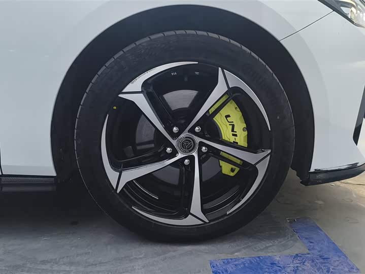 Фото 6 - Changan UNI-V Hybrid