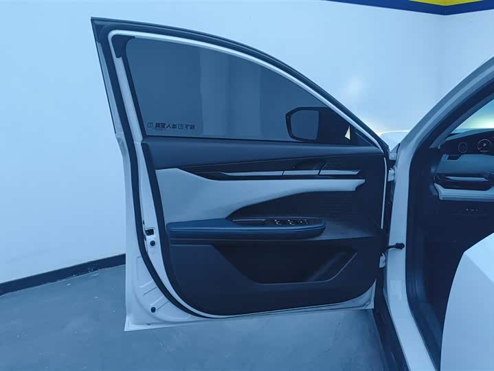 Фото 7 - Changan UNI-V Hybrid