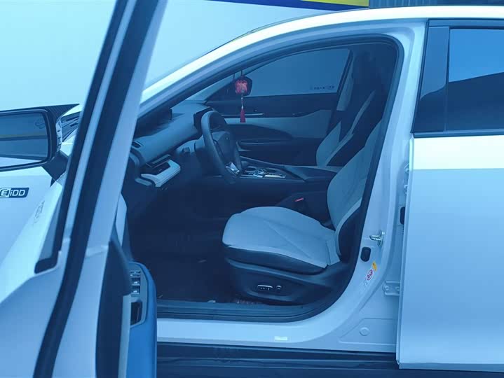 Фото 9 - Changan UNI-V Hybrid