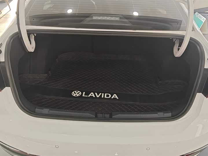 Фото 4 - Volkswagen Lavida