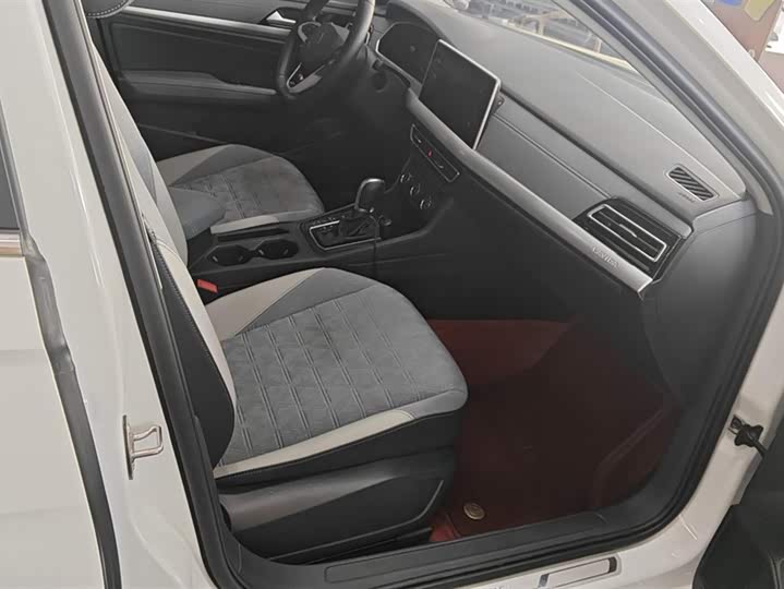 Фото 8 - Volkswagen Lavida