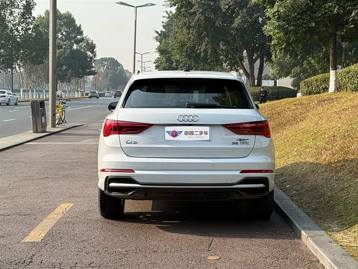 Фото 5 - Audi Q3