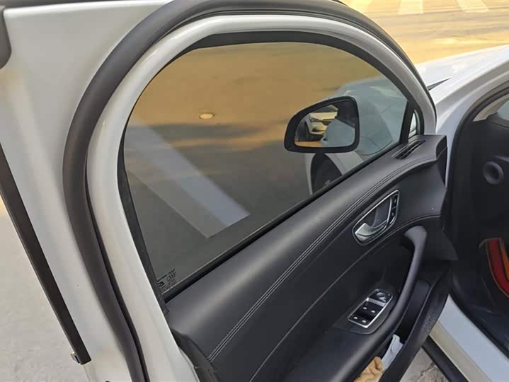 Фото 7 - Roewe D7