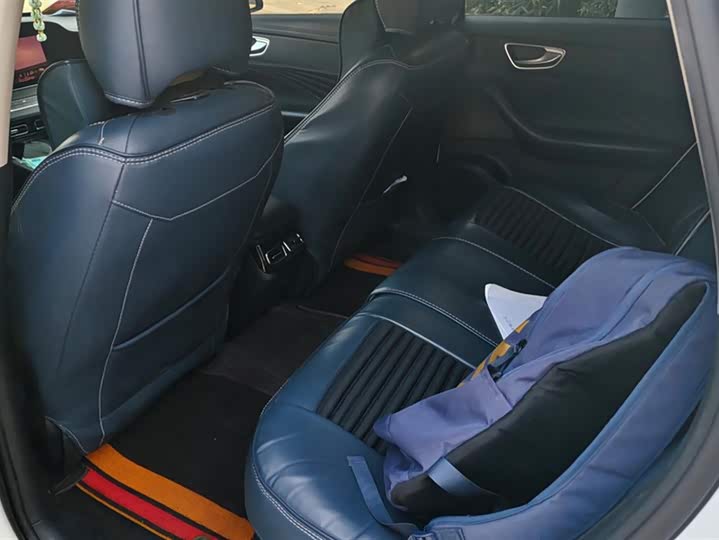 Фото 9 - Roewe D7