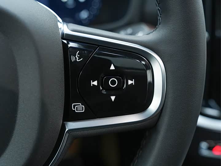 Фото 9 - Volvo S60