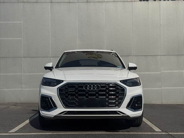 Фото 3 - Audi Q5L