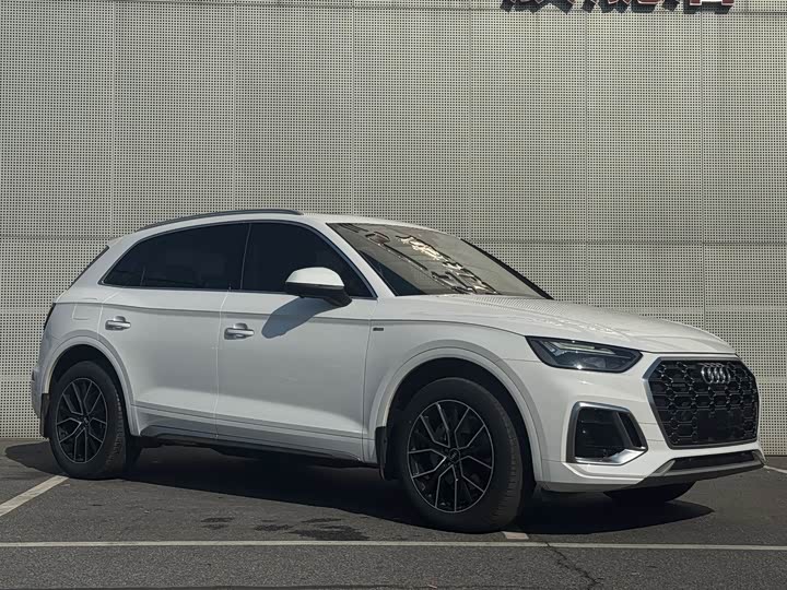 Фото 4 - Audi Q5L