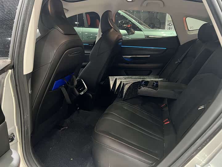 Фото 4 - XPeng P7