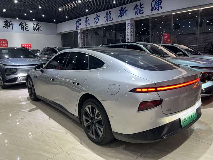 Фото 8 - XPeng P7