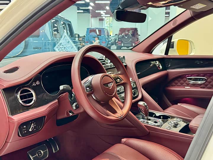 Фото 9 - Bentley Bentayga