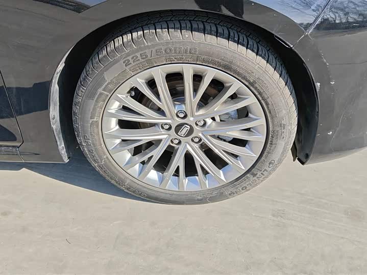 Фото 6 - Bestune B70