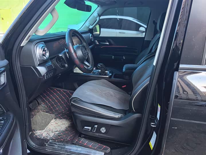 Фото 9 - Tank 300