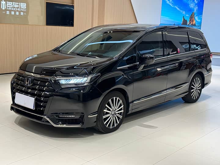 Фото 1 - Honda Elysion