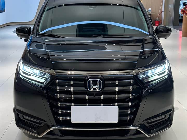 Фото 2 - Honda Elysion