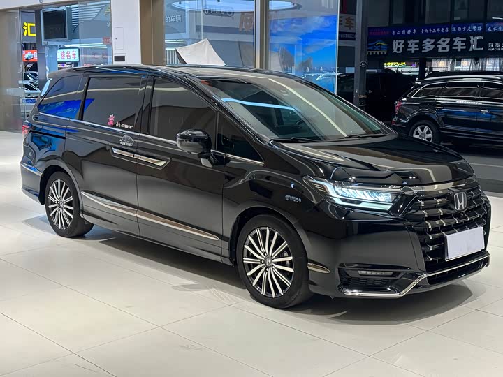 Фото 3 - Honda Elysion