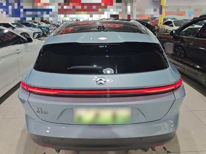 Фото 6 - Nio ET5T