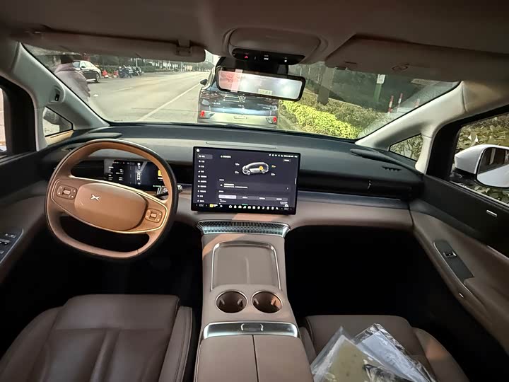 Фото 8 - XPeng X9