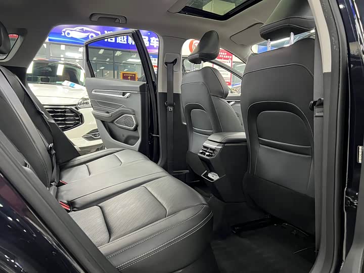 Фото 9 - Geely Emgrand