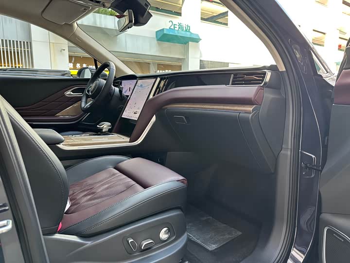 Фото 9 - Hongqi HS7