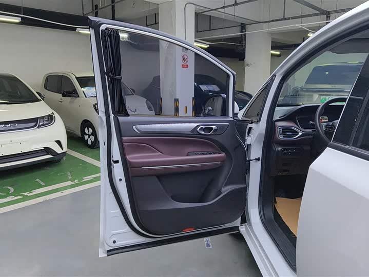 Фото 7 - GAC Trumpchi M6