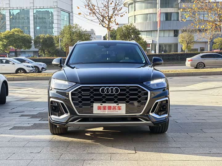 Фото 2 - Audi Q5L