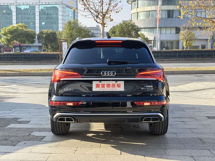 Фото 5 - Audi Q5L