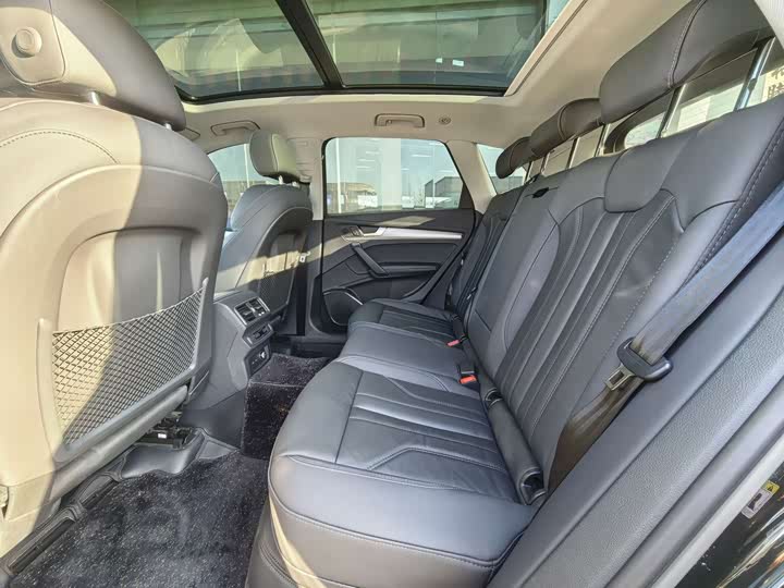 Фото 9 - Audi Q5L