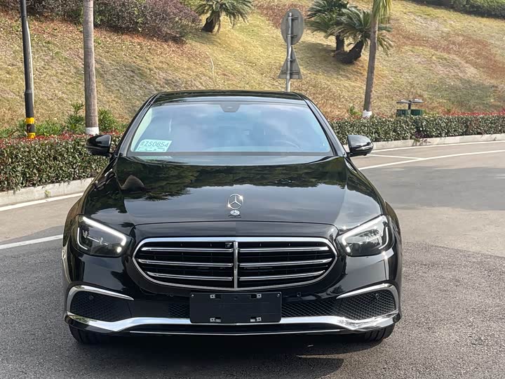 Фото 2 - Mercedes-Benz E-Class