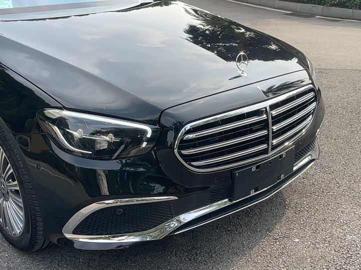 Фото 9 - Mercedes-Benz E-Class