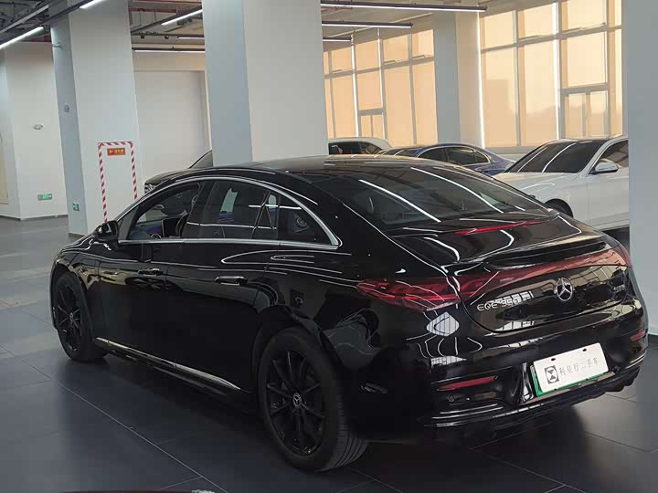 Фото 6 - Mercedes-Benz EQE