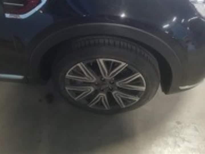 Фото 6 - Hongqi HS5