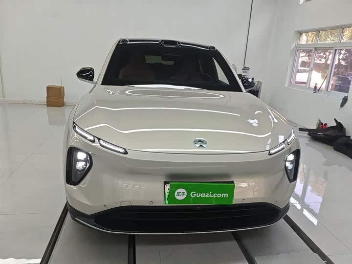 Фото 3 - Nio EC6