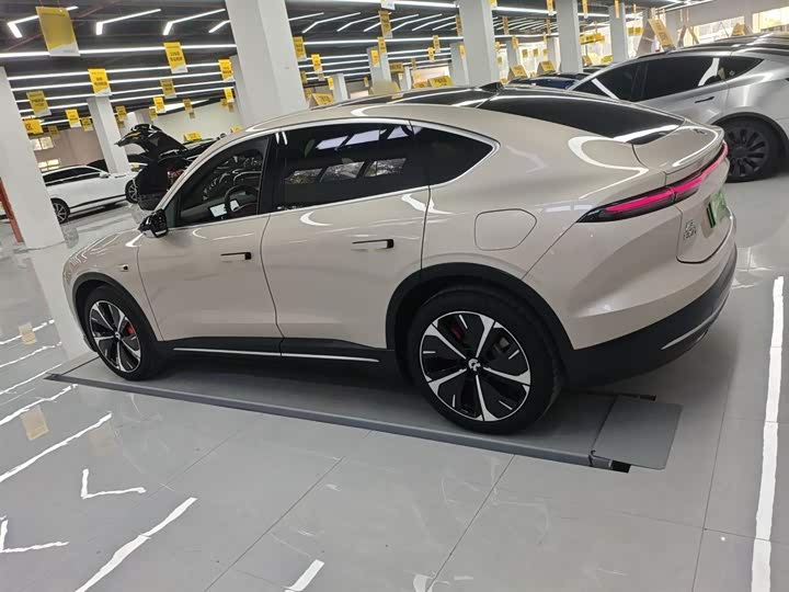 Фото 5 - Nio EC6