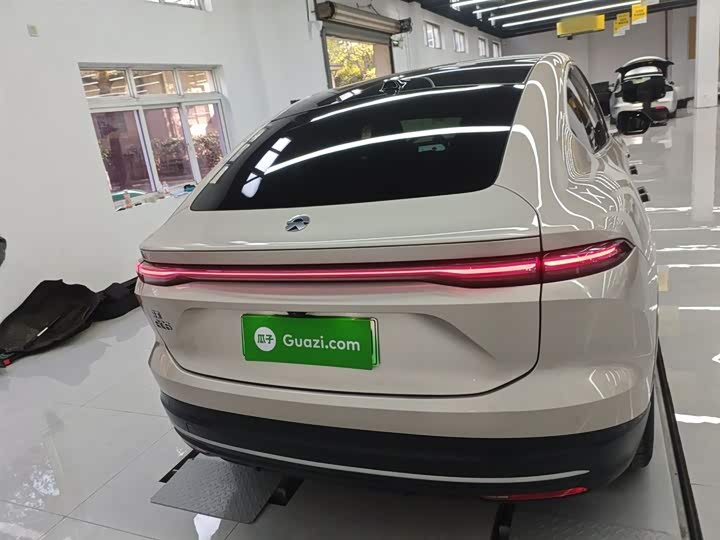 Фото 6 - Nio EC6