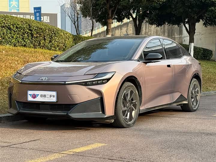 Фото 1 - Toyota bZ3