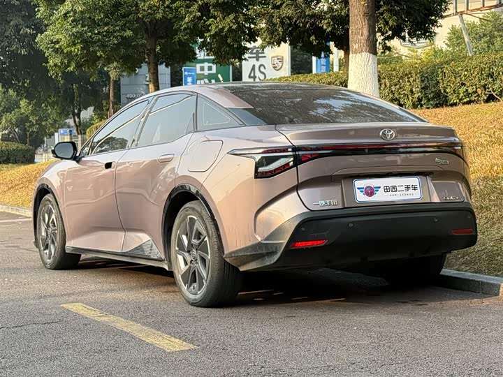 Фото 5 - Toyota bZ3