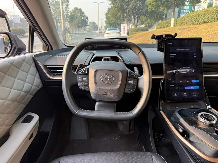 Фото 6 - Toyota bZ3