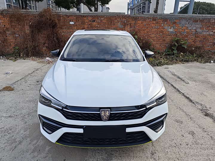 Фото 2 - Roewe i5