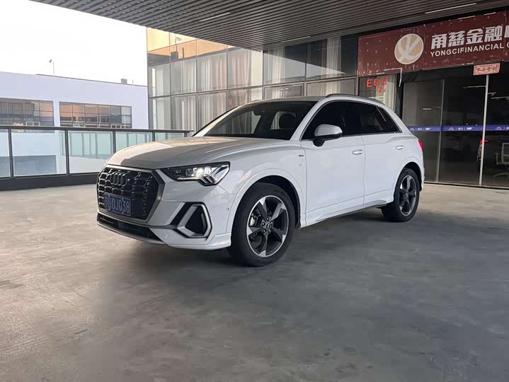 Фото 1 - Audi Q3