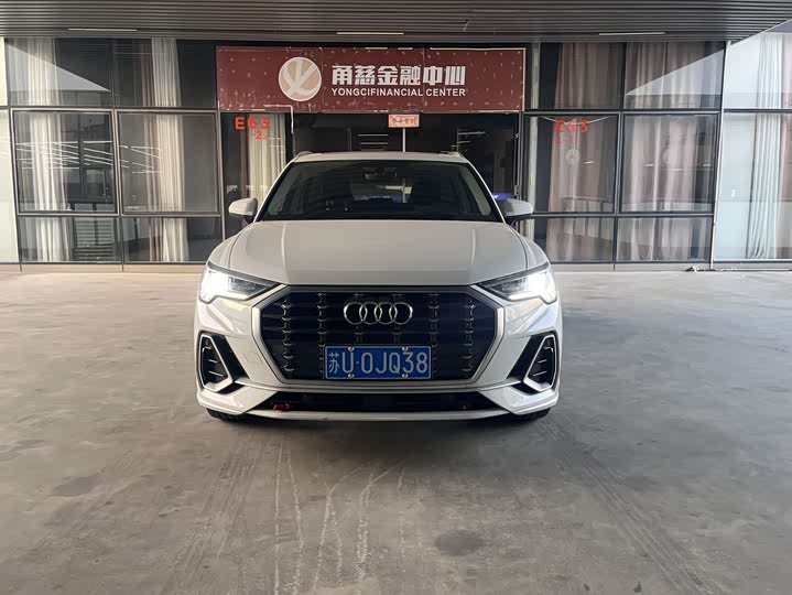 Фото 2 - Audi Q3