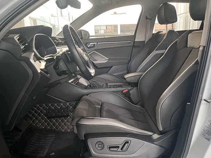 Фото 4 - Audi Q3