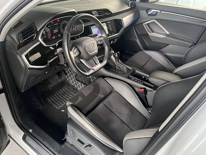 Фото 6 - Audi Q3