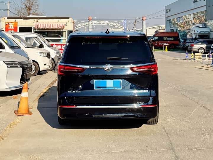 Фото 3 - Buick GL8 ES