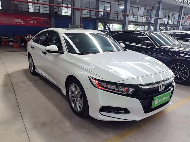 Фото 4 - Honda Accord