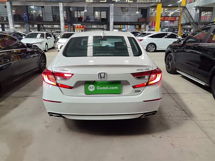 Фото 6 - Honda Accord