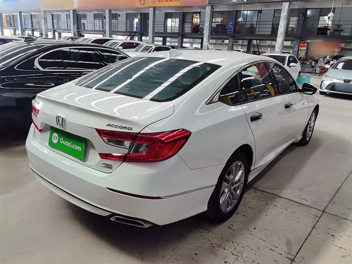 Фото 7 - Honda Accord