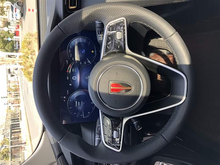 Фото 9 - Hongqi H5