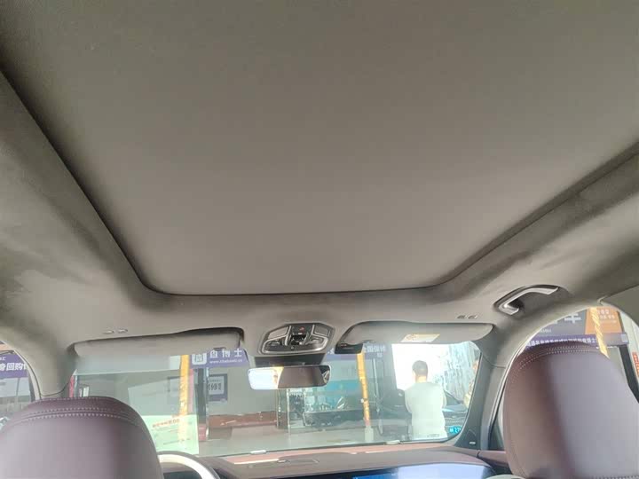 Фото 8 - Geely Monjaro